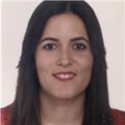 Maestra de primaria y educación especial. Máster en Educación especial